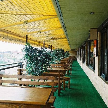 Hotel Satelit ピエシュチャニ エクステリア 写真